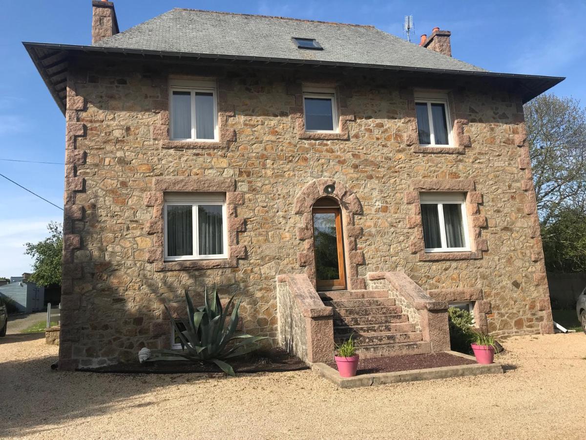 La Jackal Bed and Breakfast Ploubezre Eksteriør billede