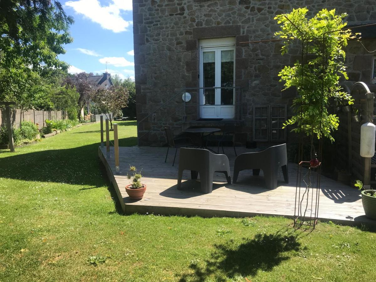 La Jackal Bed and Breakfast Ploubezre Eksteriør billede